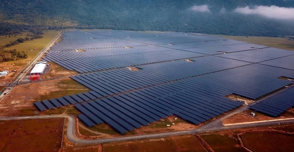 Nhà máy điện mặt Trời Sao Mai Solar PV1 với công suất 104 MWp tại xã An Hảo, huyện Tịnh Biên, tỉnh An Giang. (Ảnh: Công Mạo-TTXVN)
