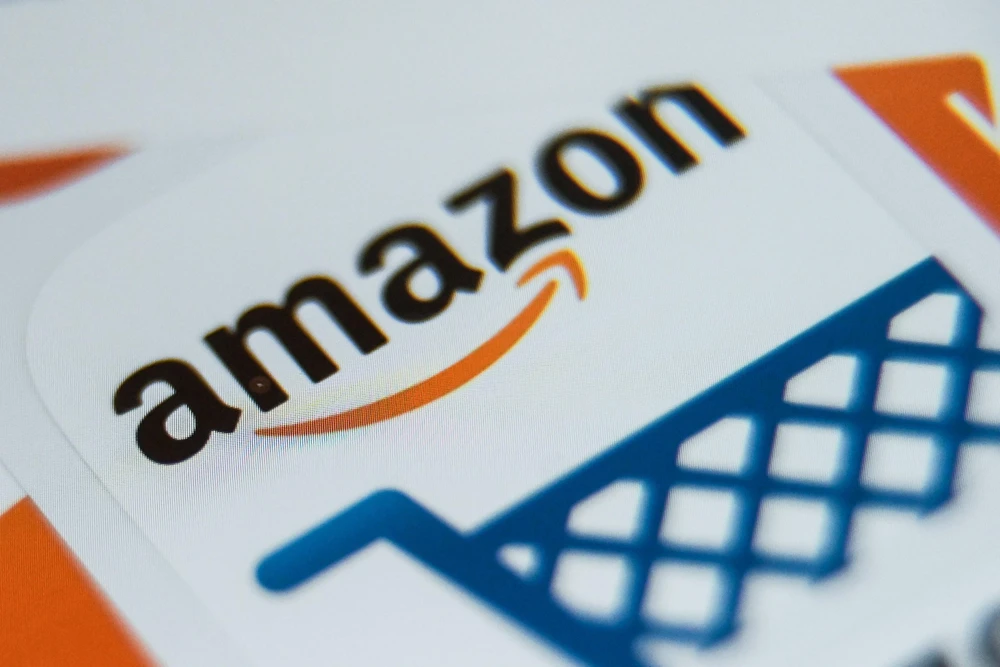 Biểu tượng của tập đoàn bán lẻ trên mạng Amazon. (Ảnh: AFP/TTXVN)