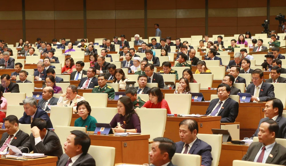 Các đại biểu tham dự Kỳ họp thứ 8, Quốc hội khóa XIV. (Ảnh: Doãn Tấn/TTXVN)