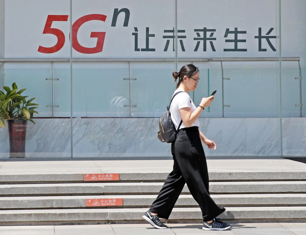  Các hãng viễn thông hàng đầu Trung Quốc đã triển khai công nghệ 5G. (Ảnh: THX/TTXVN)
