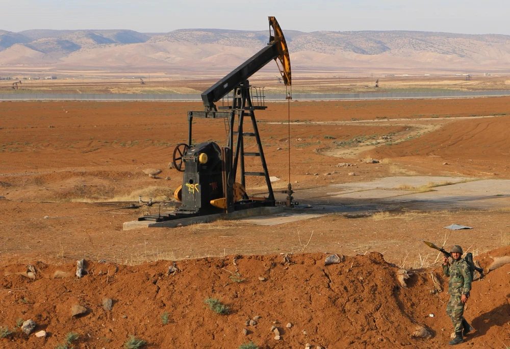 Một giếng dầu ở tỉnh Hasakah, Syria, ngày 5/11/2019. (Ảnh: THX/TTXVN)