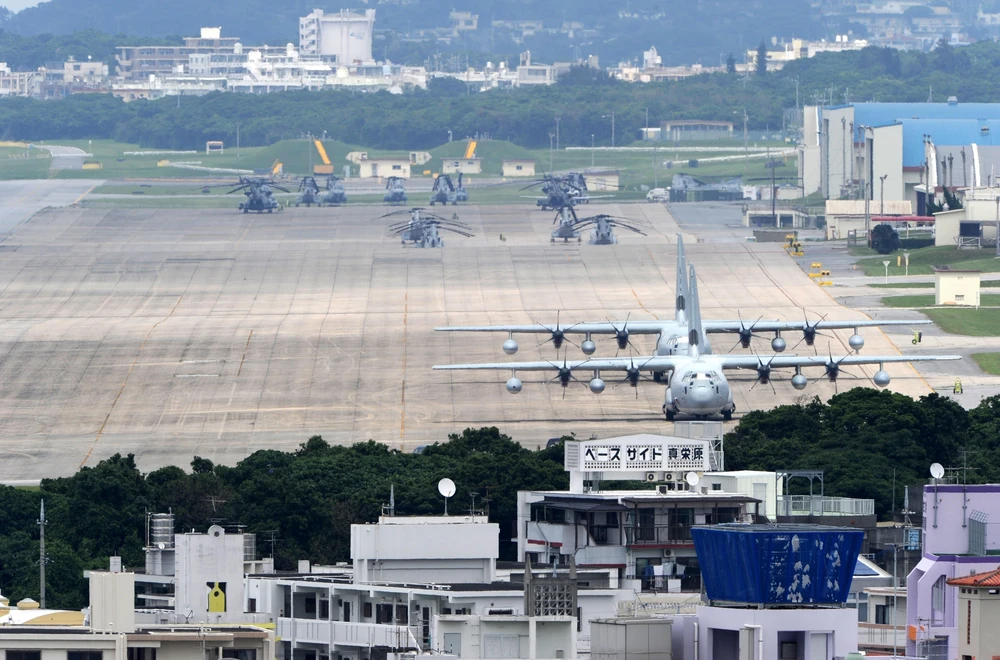 Căn cứ không quân Futenma của Lực lượng Lính thủy đánh bộ Mỹ tại Ginowan, tỉnh Okinawa, Nhật Bản. (Ảnh: AFP/TTXVN)