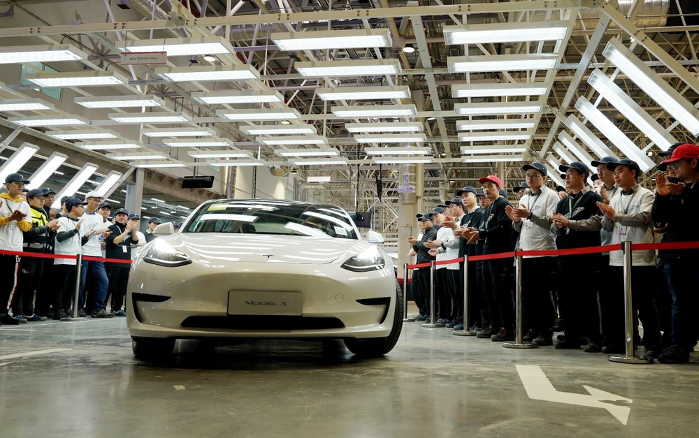 Mẫu xe điện Model 3 của Tesla tại lễ bàn giao ở nhà máy Thượng Hải, Trung Quốc, ngày 30/12/2019. (Ảnh: THX/TTXVN)