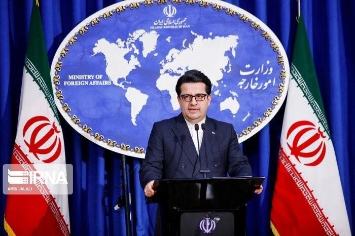 Người phát ngôn của Bộ Ngoại giao Iran Abbas Mousavi phát biểu tại Tehran. (Ảnh: IRNA/TTXVN)