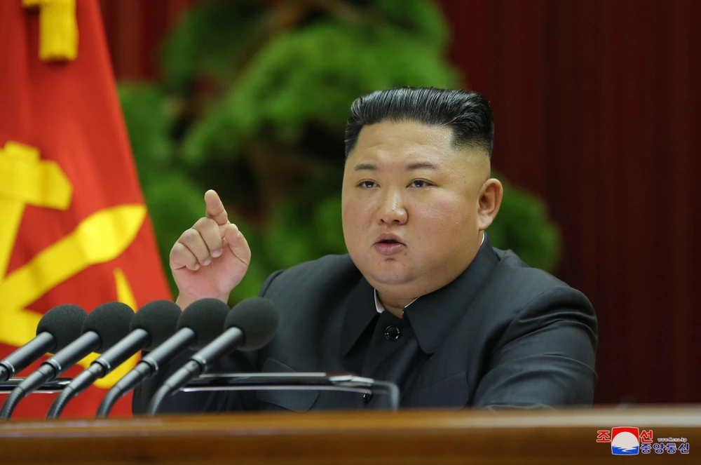Nhà lãnh đạo Triều Tiên Kim Jong-un tại phiên họp toàn thể lần thứ 5 Ủy ban Trung ương Đảng Lao động Triều Tiên ngày 28/12/2019. (Ảnh: YONHAP/TTXVN)