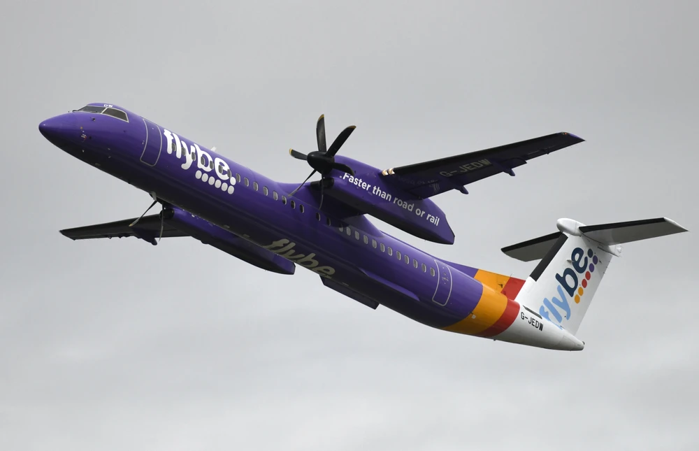 Máy bay của hãng hàng không Flybe cất cánh từ sân bay ở Duesseldorf, miền tây nước Đức, ngày 24/9/2019. (Ảnh: AFP/TTXVN)