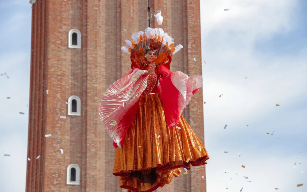 Thiên sứ bay ngoạn mục mở màn cho Lễ hội Carnival Venice. (Nguồn: carnevale.venezia.it)