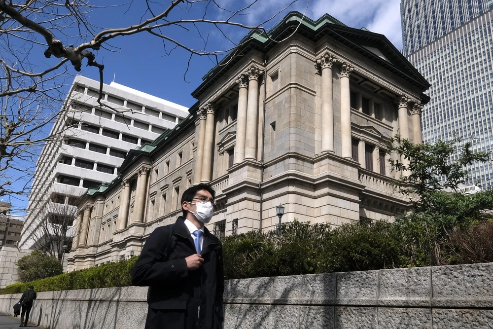 Trụ sở Ngân hàng trung ương Nhật Bản (BOJ) tại Tokyo, Nhật Bản ngày 16/3/2020. (Ảnh: AFP/TTXVN)