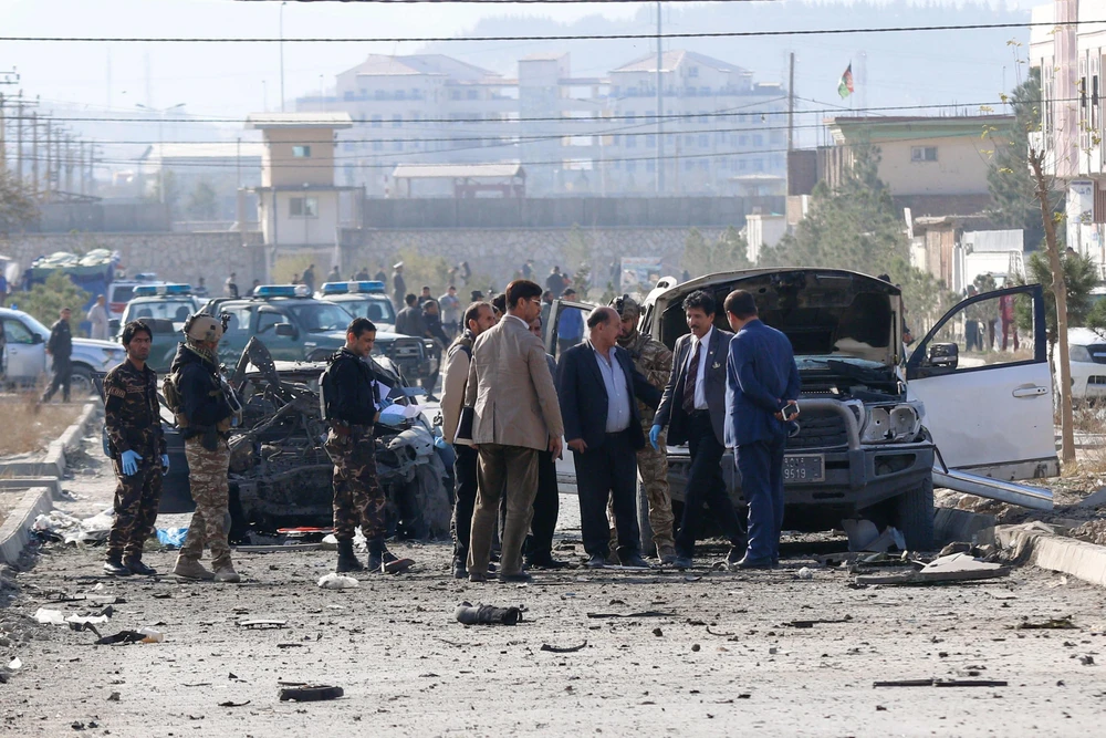 Hiện trường một vụ đánh bom liều chết ở Kabul ngày 13/11/2019. (Ảnh: AFP/TTXVN)