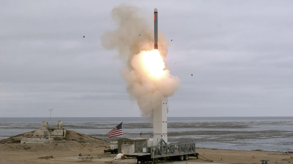 Mỹ thử tên lửa hành trình phóng từ mặt đất tại đảo San Nicolas, bang California ngày 18/8/2019. (Ảnh: AFP/TTXVN)