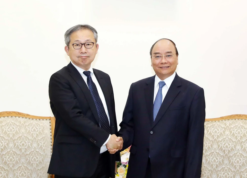 Thủ tướng Nguyễn Xuân Phúc và Đại sứ đặc mệnh toàn quyền Nhật Bản tại Việt Nam Yamada Takio. (Ảnh: Thống Nhất/TTXVN)