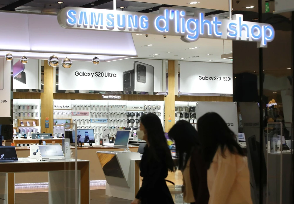 Một gian hàng của Samsung tại thủ đô Seoul, Hàn Quốc ngày 7/4/2020. (Ảnh: Yonhap/ TTXVN)