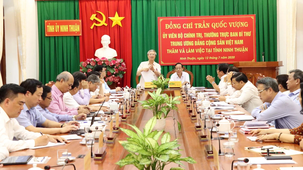 Thường trực Ban Bí thư Trần Quốc Vượng phát biểu tại buổi làm việc với Ban Thường vụ Tỉnh ủy Ninh Thuận. (Ảnh: Công Thử/TTXVN)