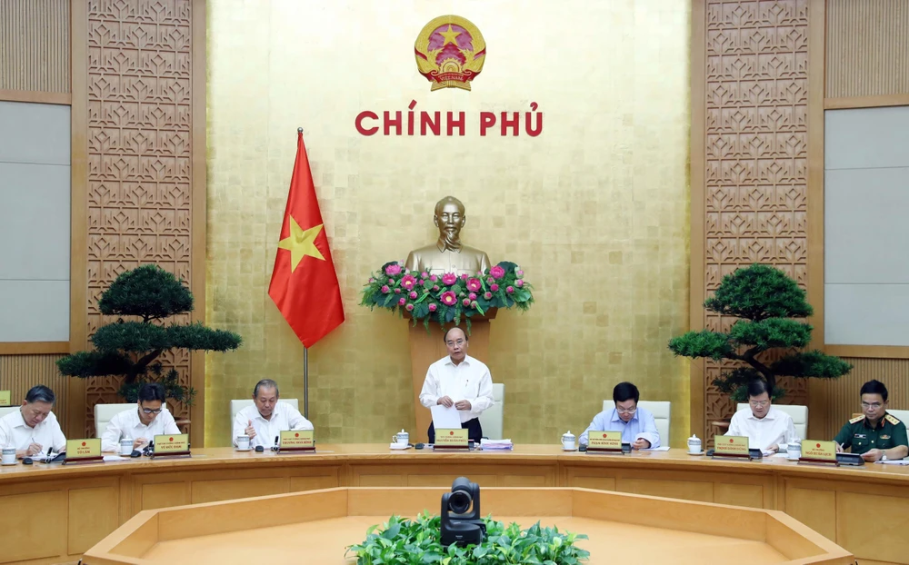 Thủ tướng Nguyễn Xuân Phúc phát biểu tại Phiên họp Chính phủ thường kỳ tháng 6 năm 2020. (Ảnh: Thống Nhất/TTXVN)