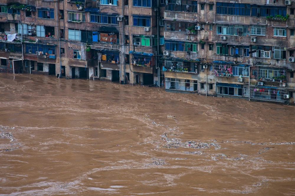 Cảnh ngập lụt sau mưa lớn tại Trùng Khánh, Tây Nam Trung Quốc, ngày 1/7/2020. (Ảnh: THX/TTXVN)