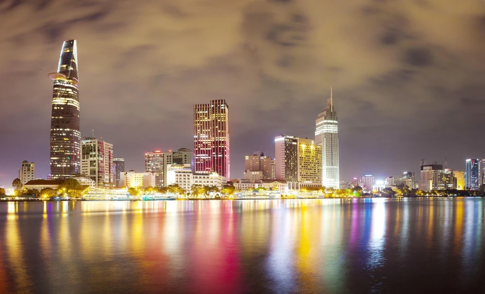 Thành phố Hồ Chí Minh cung cấp các tiện ích thông minh trong các lĩnh vực. (Ảnh: Trọng Đạt/TTXVN)
