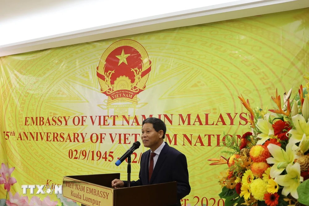 Đại sứ Việt Nam tại Malaysia Lê Quý Quỳnh phát biểu tại lễ kỷ niệm 75 năm Quốc khánh. (Ảnh: Nguyễn Hà Ngọc/TTXVN)