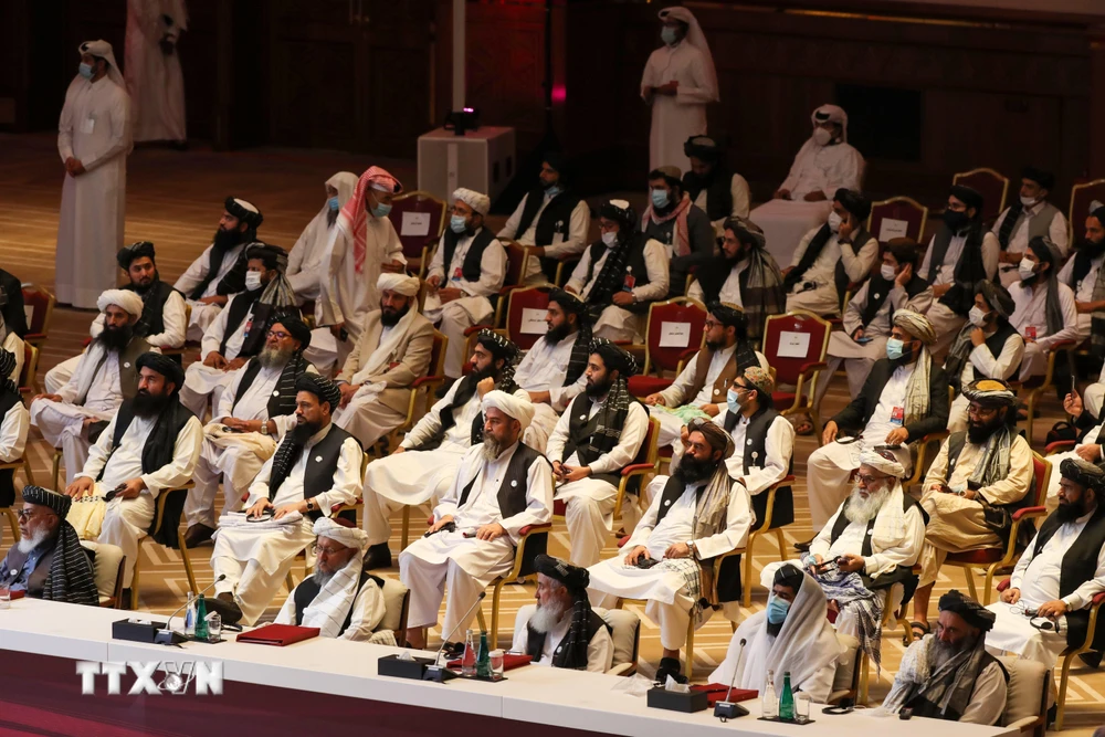 Các thành viên phiến quân Taliban ở Doha, Qatar ngày 12/9/2020. (Ảnh: AFP/TTXVN)