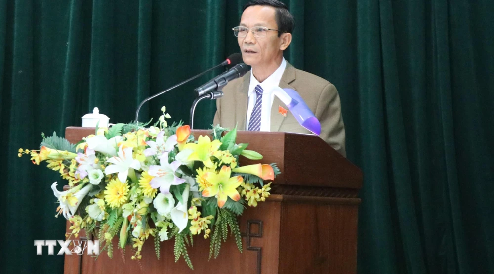 Ông Lê Thanh Đồng, Phó Chủ tịch Hội đồng nhân dân tỉnh Phú Yên nhiệm kỳ 2016-2021, phát biểu tại kỳ họp. (Ảnh: Phạm Cường/TTXVN)