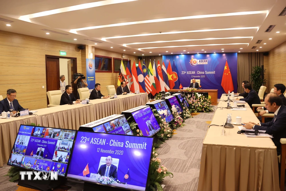 Hội nghị Cấp cao ASEAN-Trung Quốc lần thứ 23 tại điểm cầu Hà Nội ngày 12/11. (Ảnh: Thống Nhất/TTXVN)