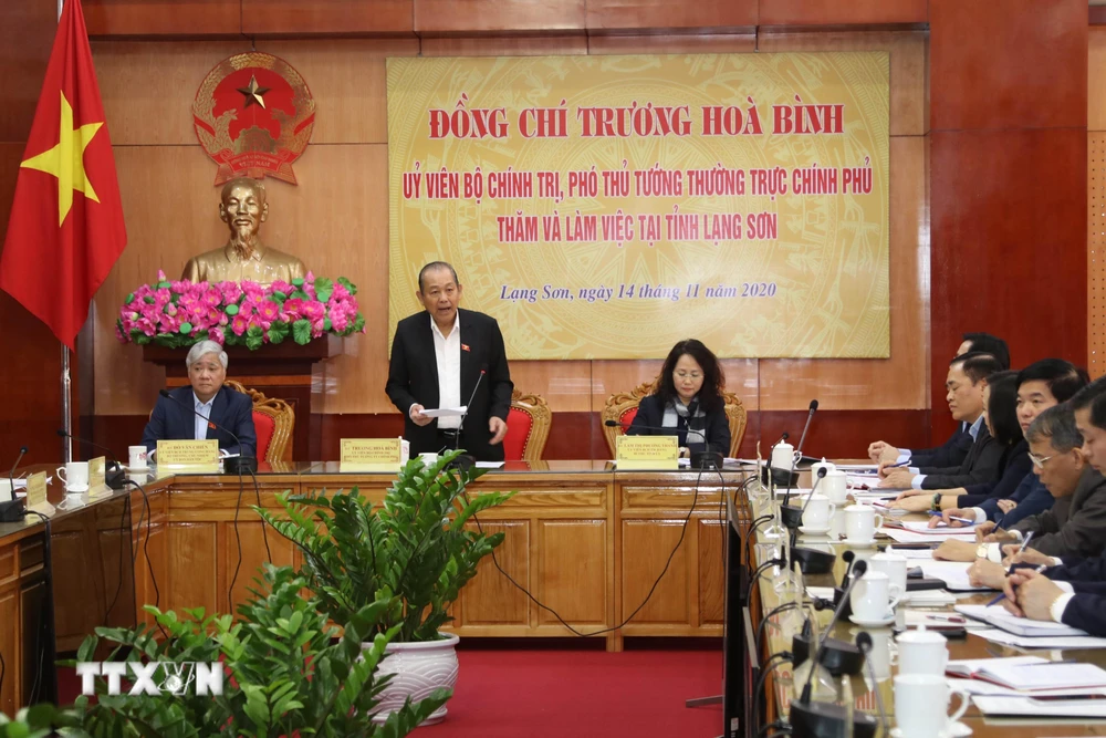 Phó Thủ tướng thường trực Chính phủ Trương Hòa Bình phát biểu tại buổi làm việc. (Ảnh: Quang Duy/TTXVN)