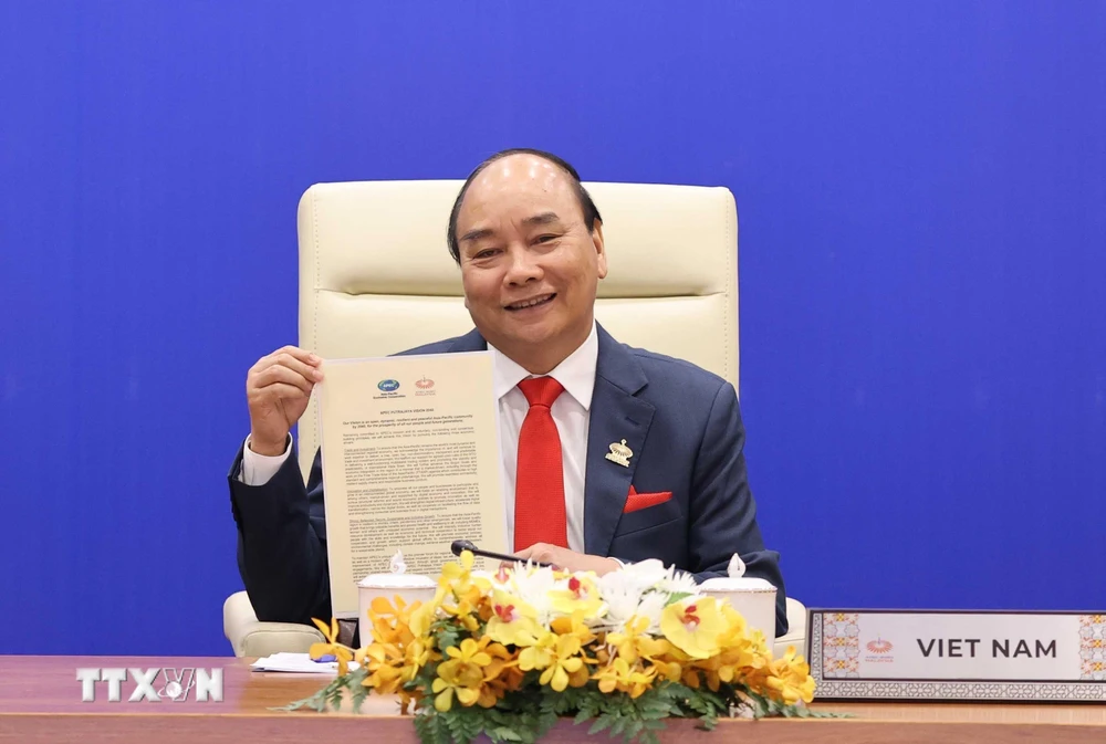 Thủ tướng Nguyễn Xuân Phúc và lãnh đạo các nền kinh tế thành viên thông qua "Tầm nhìn APEC Putrajaya 2040". (Ảnh: Thống Nhất/TTXVN)