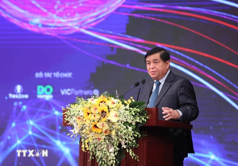 Bộ trưởng Bộ Kế hoạch và Đầu tư Nguyễn Chí Dũng phát biểu tại diễn đàn. (Ảnh: Danh Lam/TTXVN)