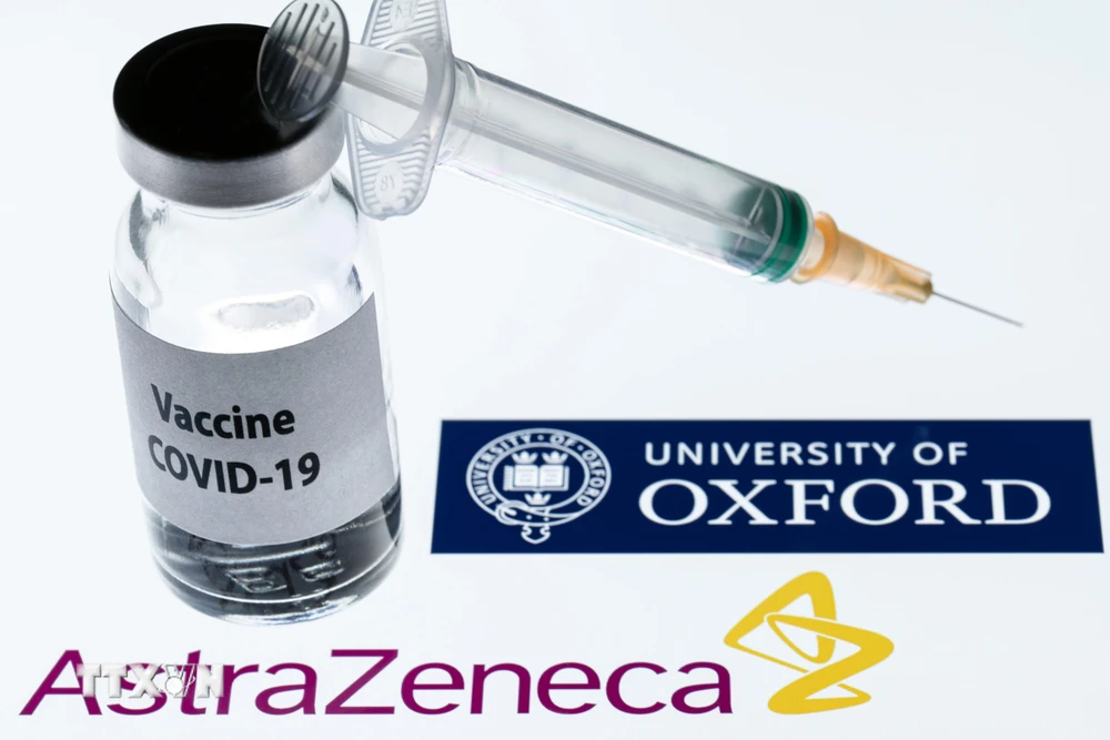 Hình ảnh mô phỏng vaccine phòng COVID-19 do hãng dược AstraZeneca phối hợp với Đại học Oxford phát triển, ngày 23/11/2020. (Ảnh: AFP/TTXVN)