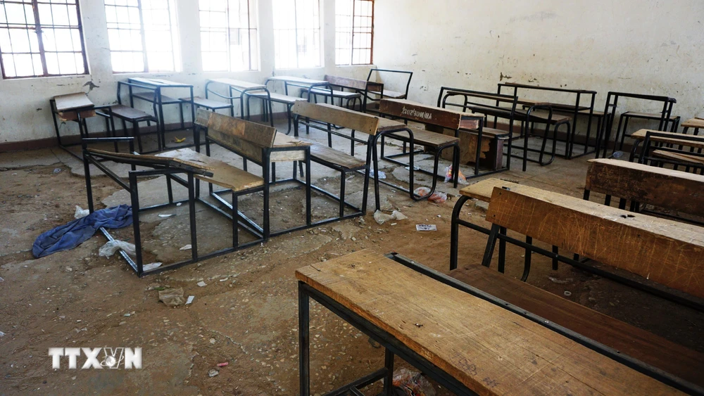 Bên trong một lớp học, nơi các học sinh bị một nhóm vũ trang bắt cóc ở Dapchi, miền Bắc Nigeria, ngày 28/2/2018. (Ảnh: AFP/TTXVN)