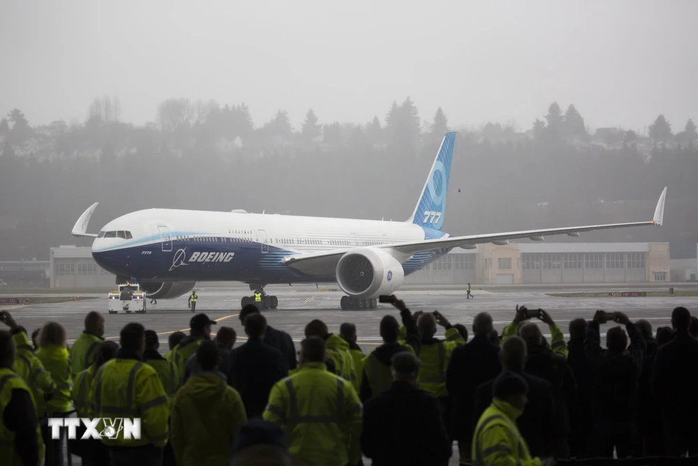 Máy bay Boeing 777X trong chuyến bay thử nghiệm tại Seattle, Washington (Mỹ). (Ảnh: AFP/TTXVN)