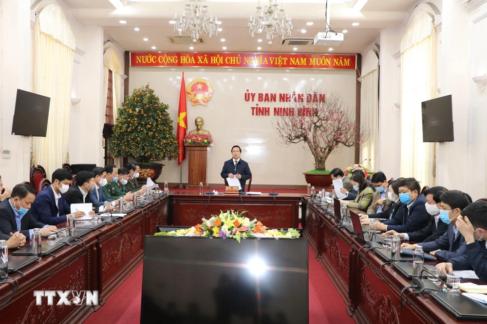 Ông Phạm Quang Ngọc, Chủ tịch UBND tỉnh Ninh Bình, Trưởng Ban chỉ đạo chủ trì cuộc họp. (Ảnh: Đức Phương/TTXVN)