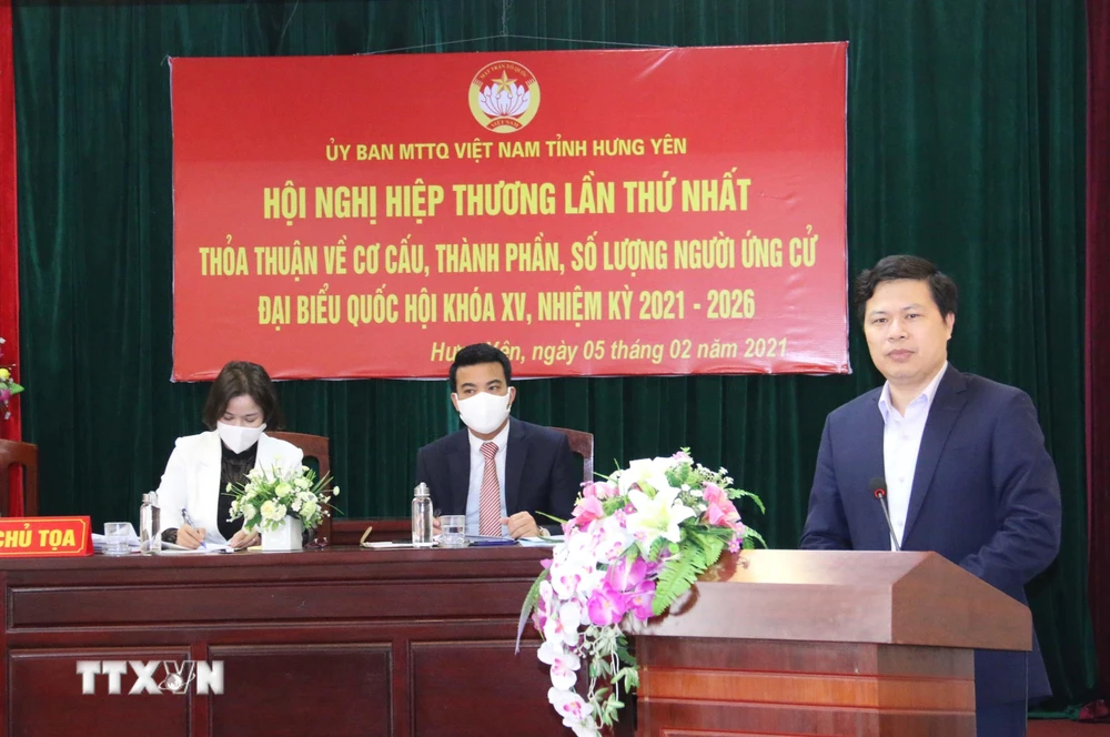 Chủ tịch HĐND tỉnh Hưng Yên, Trần Quốc Toản phát biểu tại hội nghị. (Ảnh: Đinh Tuấn/TTXVN)