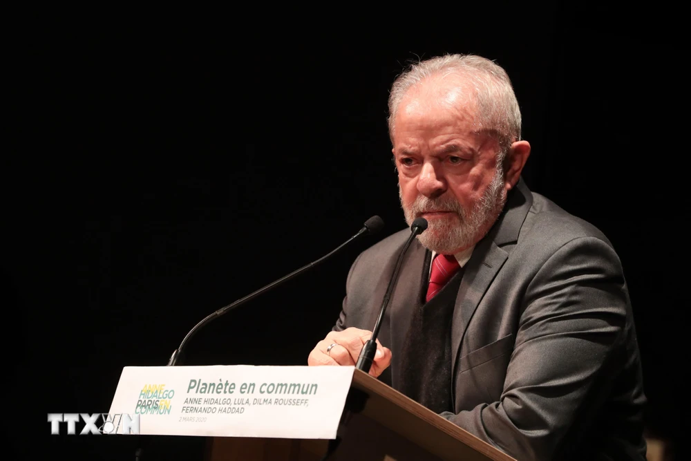 Cựu Tổng thống Brazil Luiz Inacio Lula da Silva phát biểu tại một sự kiện ở Paris, Pháp ngày 2/3/2020. (Ảnh: AFP/TTXVN)