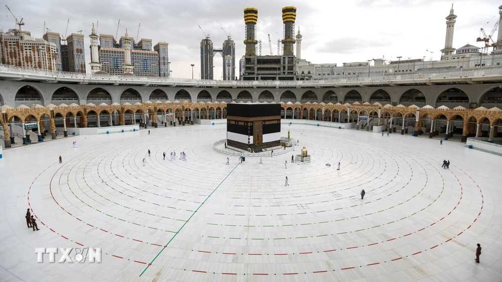 Đền thờ Lớn ở Thánh địa Mecca, Saudi Arabia ngày 28/7/2020. (Ảnh: AFP/TTXVN)