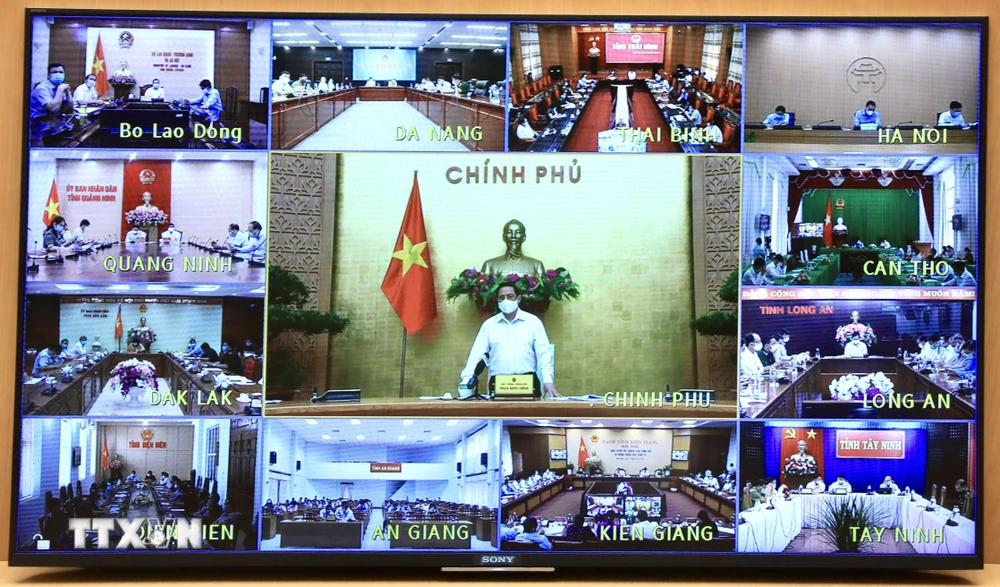 Thủ tướng Phạm Minh Chính chỉ đạo họp trực tuyến toàn quốc trước diễn biến mới của dịch COVID-19. (Ảnh: Lâm Khánh/TTXVN)