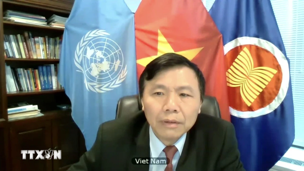 Đại sứ Đặng Đình Quý, Trưởng phái đoàn đại diện thường trực Việt Nam tại Liên hợp quốc phát biểu tại phiên thảo luận. (Ảnh: Hữu Thanh/TTXVN)