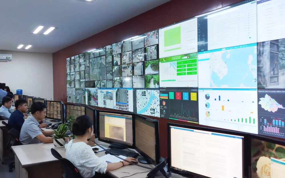 Hệ thống đô thị thông minh ở Thừa Thiên-Huế đang có nhiều ứng dụng, trong đó có giải quyết các phản ánh về môi trường. (Nguồn: monre.gov.vn)