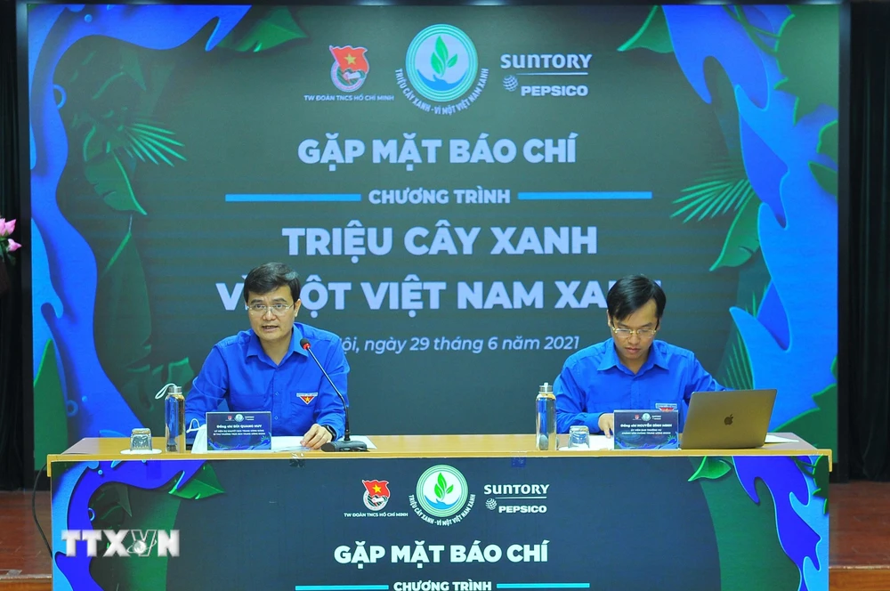 Ông Bùi Quang Huy, Ủy viên dự khuyết Trung ương Đảng, Bí thư Thường trực Trung ương Đoàn phát biểu tại chương trình. (Ảnh: Minh Đức/TTXVN)