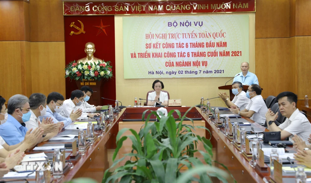 Bộ trưởng Bộ Nội vụ Phạm Thị Thanh Trà chủ trì Hội nghị. (Ảnh: Nguyễn Điệp/TTXVN)