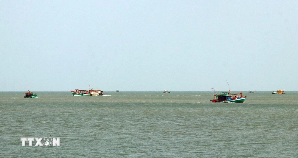 Tàu cá hoạt động trên vùng biển huyện đảo Kiên Hải (Kiên Giang). (Ảnh: Lê Huy Hải/TTXVN)