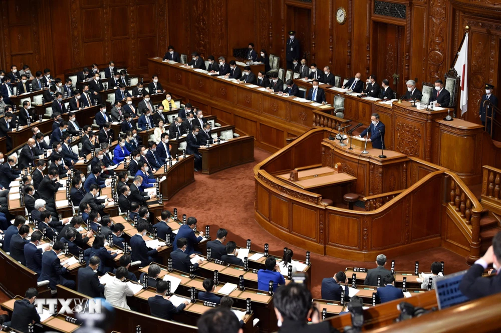 Toàn cảnh phiên họp Quốc hội Nhật Bản ở Tokyo ngày 26/10/2020. (Ảnh: AFP/TTXVN)