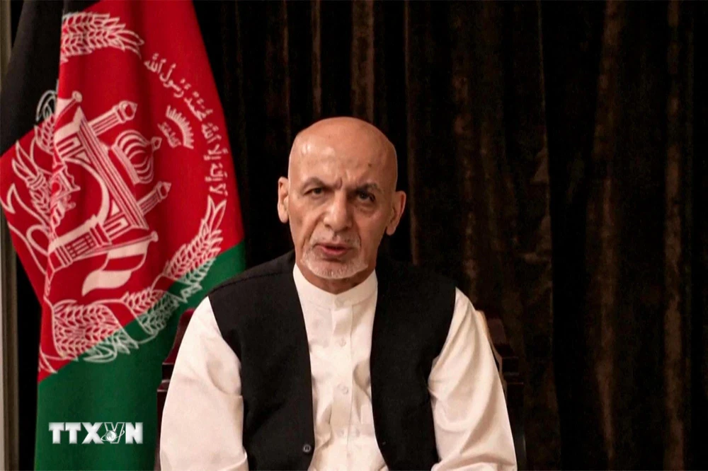 Tổng thống Afghanistan Ashraf Ghani phát biểu trong một video clip đăng trên mạng xã hội, phát từ Các Tiểu vương quốc Arab Thống nhất, nơi ông đang lưu vong và xin tị nạn, ngày 18/8/2021. (Ảnh: AFP/TTXVN)
