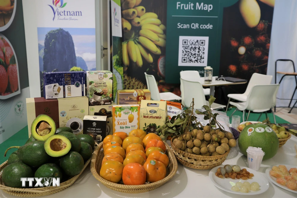 Các sản phẩm của Việt Nam được trưng bày tại Hội chợ. (Ảnh: Trường Dụy/TTXVN)
