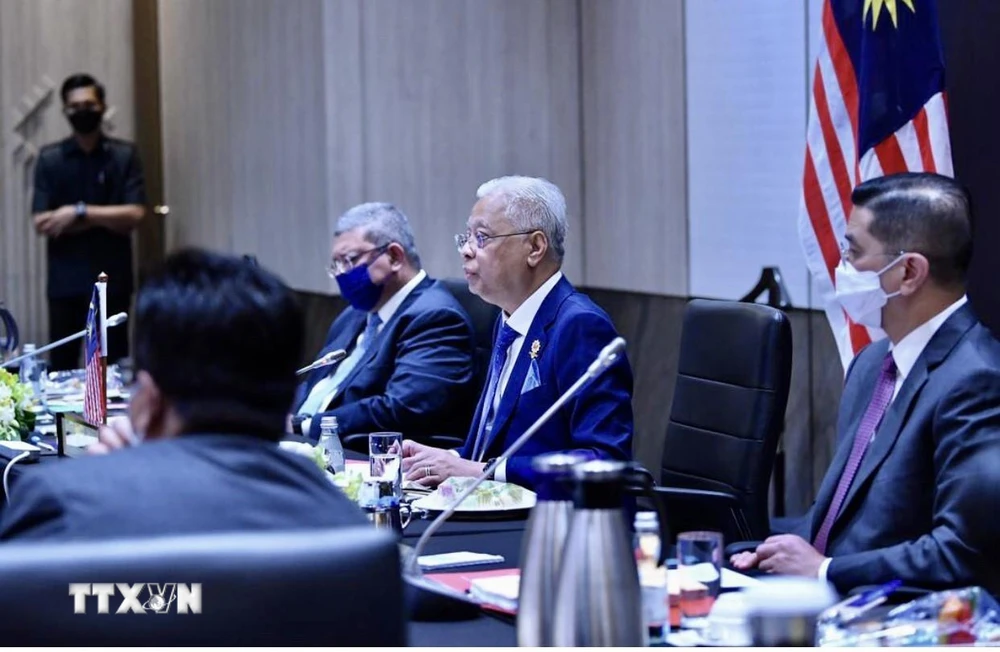 Thủ tướng Ismail Sabri Yaakob dẫn đầu đoàn đại biểu Malaysia tham dự Hội nghị Cấp cao ASEAN-Australia lần thứ nhất diễn ra theo hình thức trực tuyến. (Ảnh: Mạnh Tuân/TTXVN)