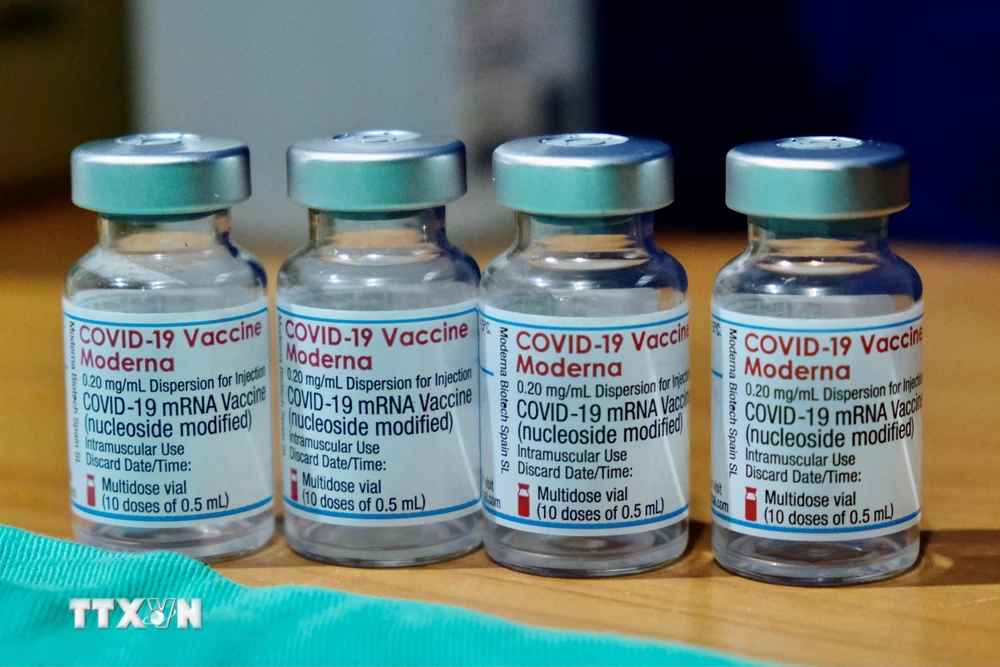 Vaccine ngừa COVID-19 của hãng dược phẩm Moderna. (Ảnh: AFP/TTXVN)