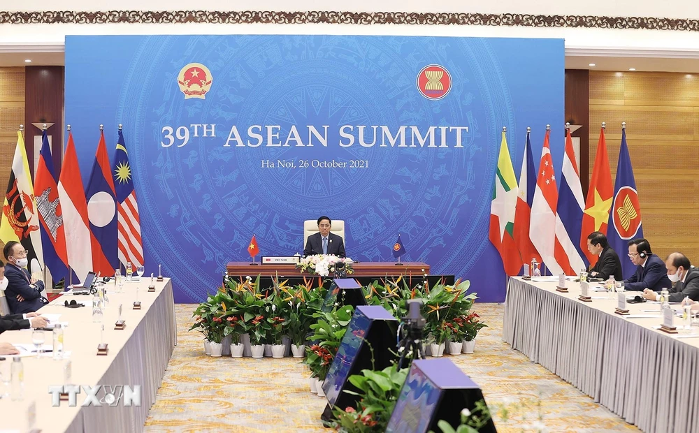 Thủ tướng Phạm Minh Chính tham dự Hội nghị cấp cao ASEAN lần thứ 39 tại điểm cầu Hà Nội. (Ảnh: Dương Giang/TTXVN)