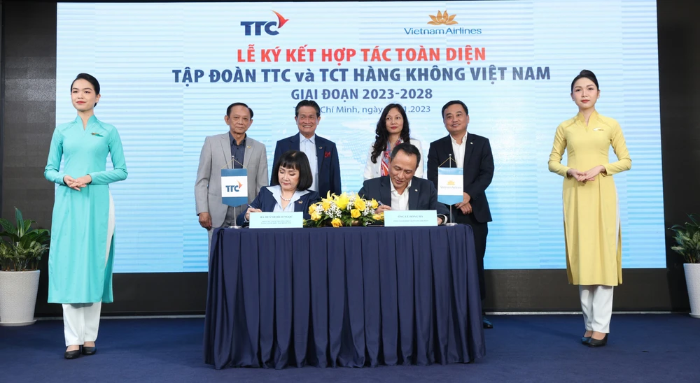 Vietnam Airlines và Tập đoàn TTC ký kết hợp tác toàn diện.