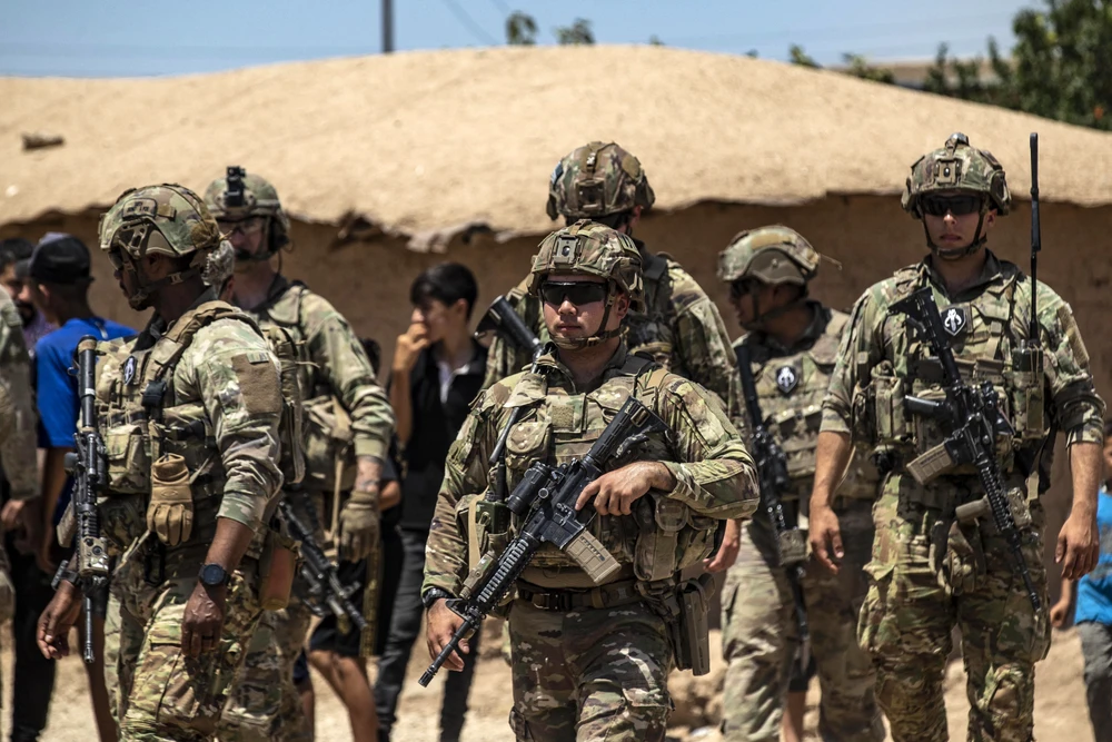Binh sỹ Mỹ tuần tra tại khu vực Qamishli, tỉnh Hasakeh, Syria, ngày 23/7/2022. (Ảnh: AFP/TTXVN)