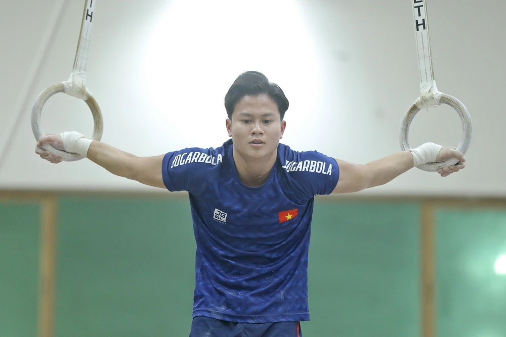Vận động viên Nguyễn Văn Khánh Phong, niềm hy vọng vàng của Thể dục dụng cụ Việt Nam tại Olympic Paris 2024 sắp tới. (Ảnh: Minh Quyết/TTXVN)