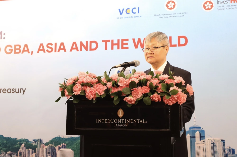 Ông Võ Tân Thành, Phó Chủ tịch Liên đoàn Thương mại và Công nghiệp Việt Nam phát biểu. (Ảnh: Xuân Anh/TTXVN)